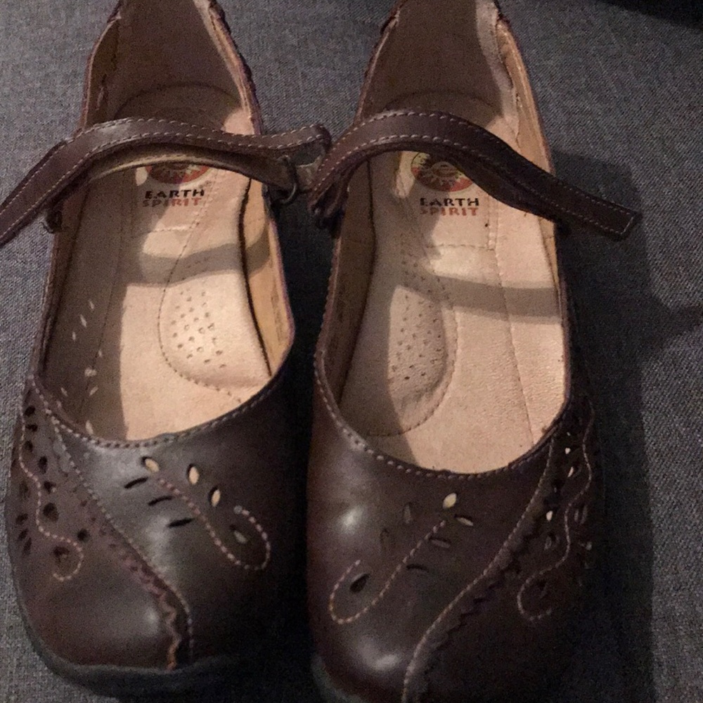 Leather shoes
